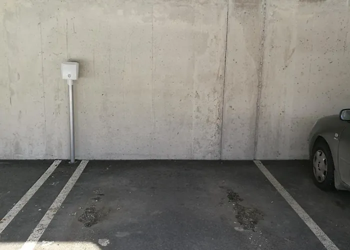 Stylish 1br Private Parking Sauna *