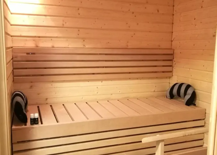Stylish 1br Private Parking Sauna
